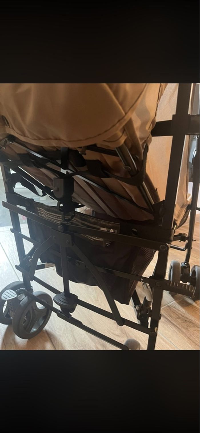 Poussette bébé confort parfait état - photo numéro 2