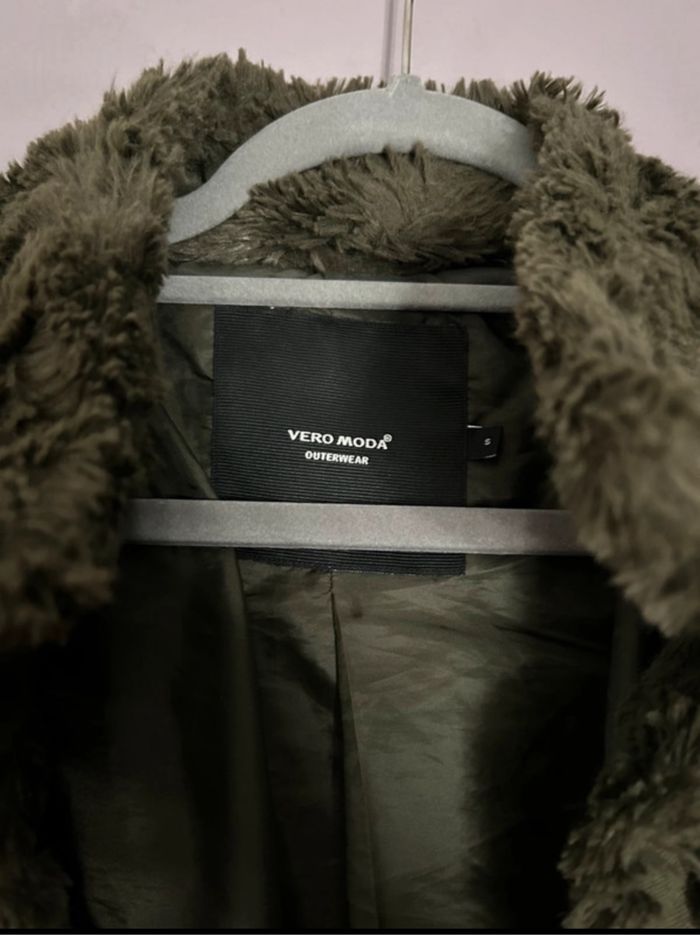 Manteau fausse fourrure - photo numéro 2