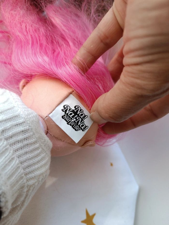 Na Na! surprise poupée doll cheveux hair rose pink fushia Flamant rose robe carreau écossaise - photo numéro 10