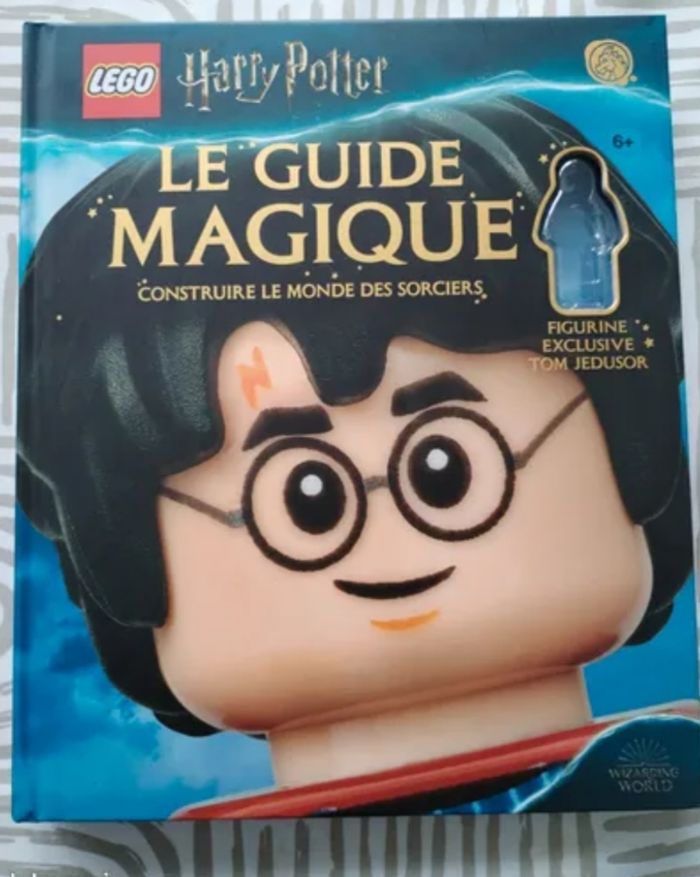 Livre Harry Potter, le guide magique