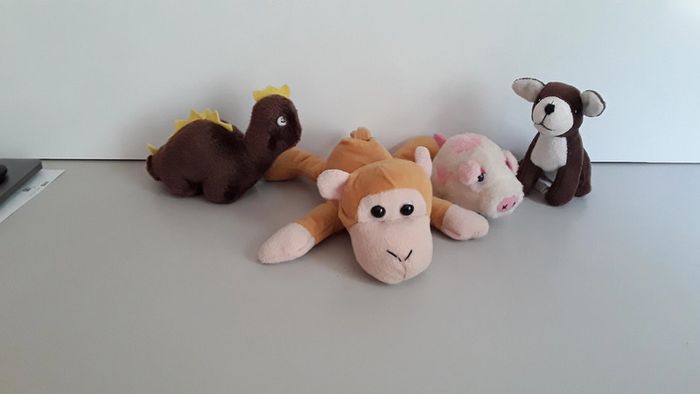 Lot de 4 peluches animaux