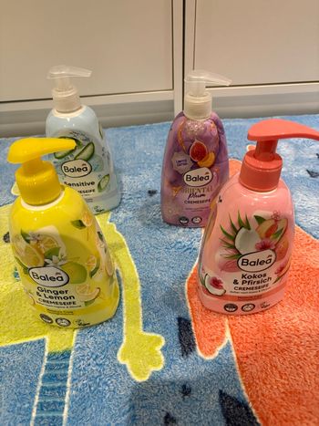 Lot de 4 gel douche très bonne senteur 100% vegan 