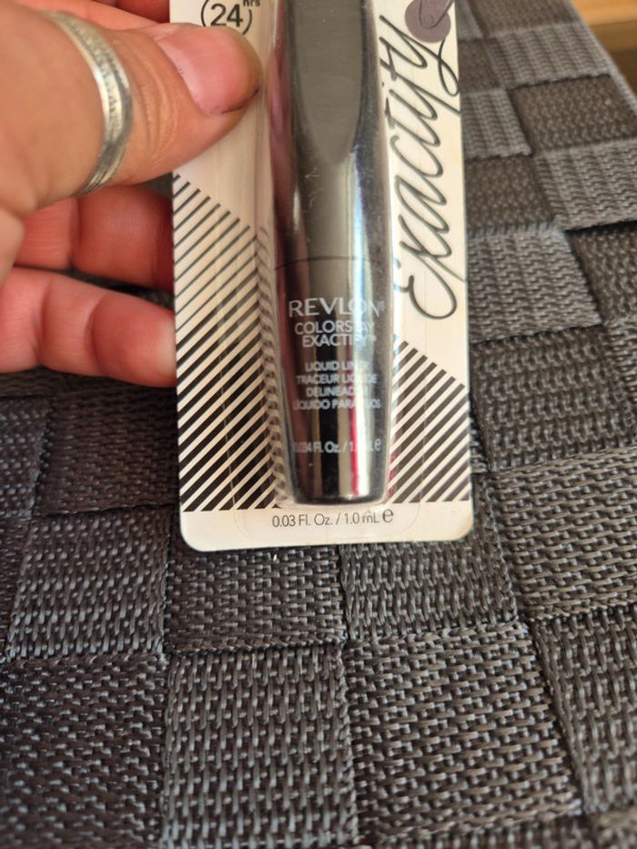 eyeliner liquide noir revlon neuf - photo numéro 5