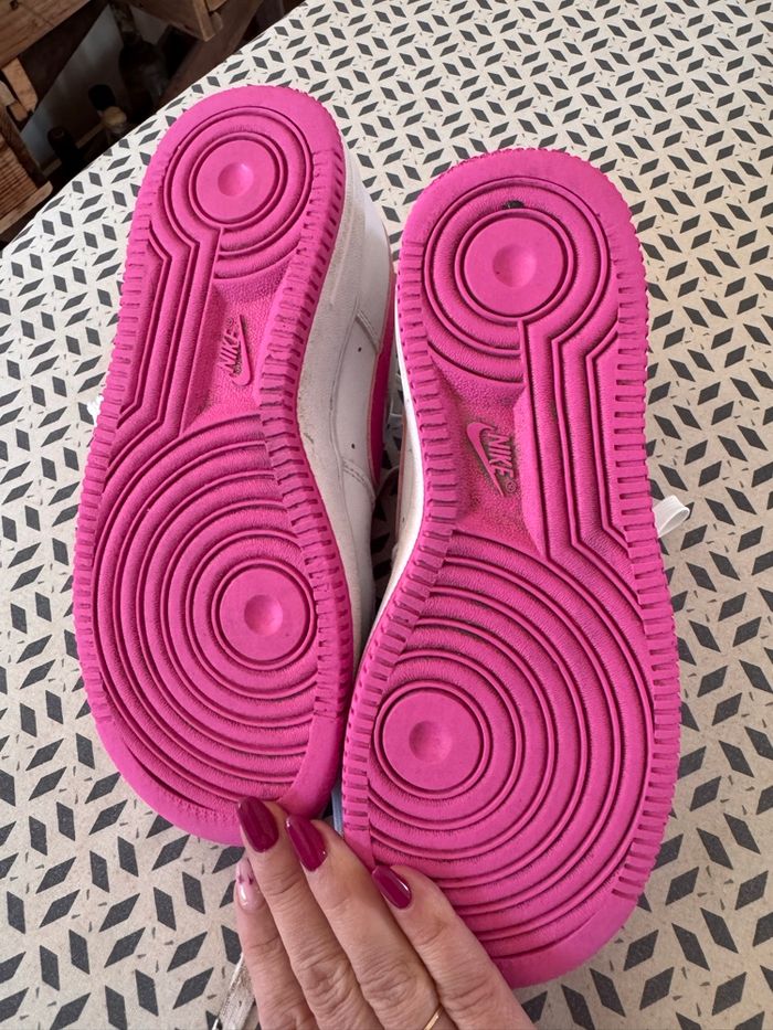 Baskets Nike air authentique 35 - photo numéro 7