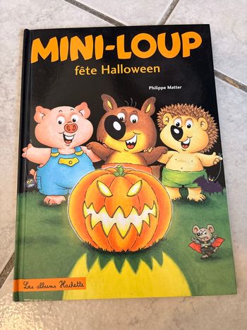 Livre mini loup fete halloween