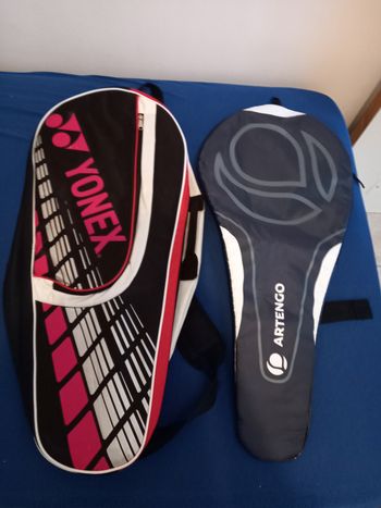 2 sacs raquette de tennis yonex et artengo