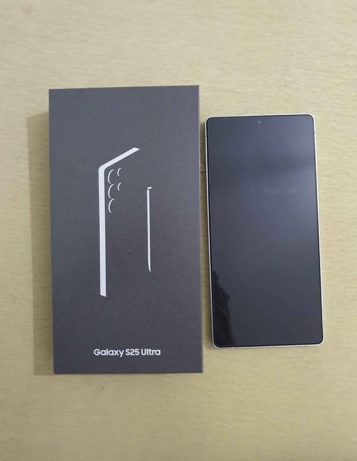 Vends Samsung S25 Ultra + accessoires - photo numéro 10