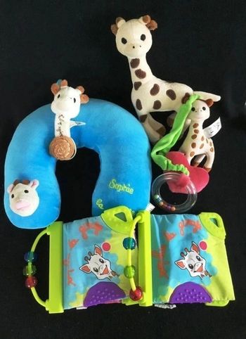 TRES BEAU LOT SOPHIE LA GIRAFE - VULLI
