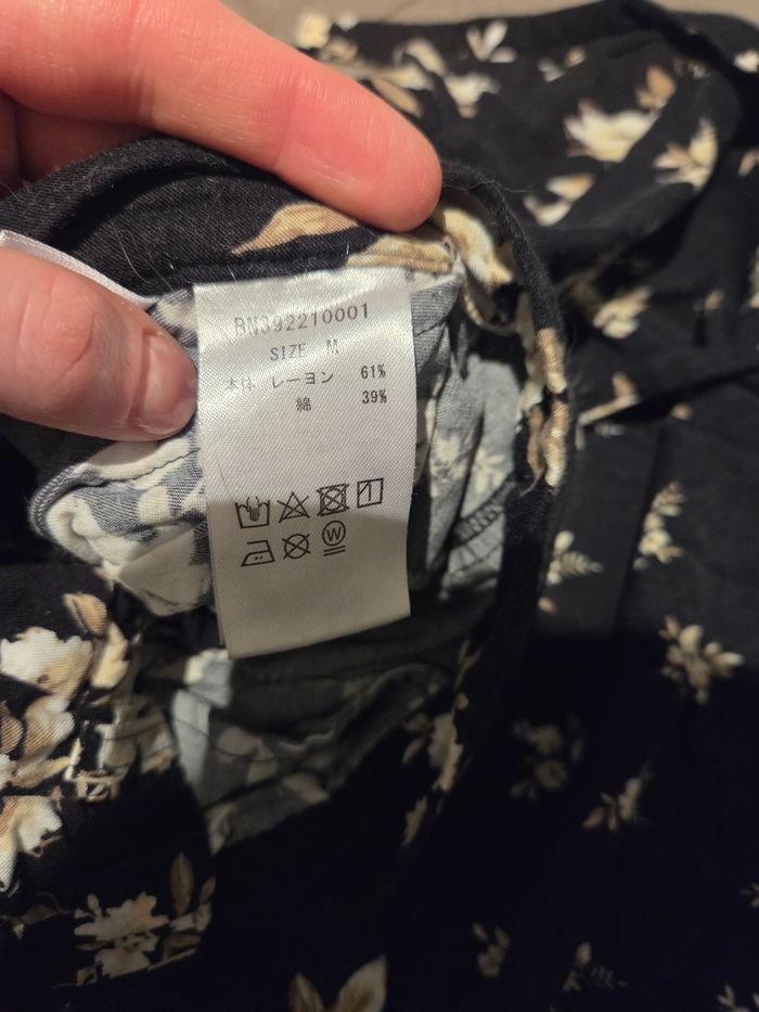 Jupe portefeuille noir a fleur vintage - photo numéro 2