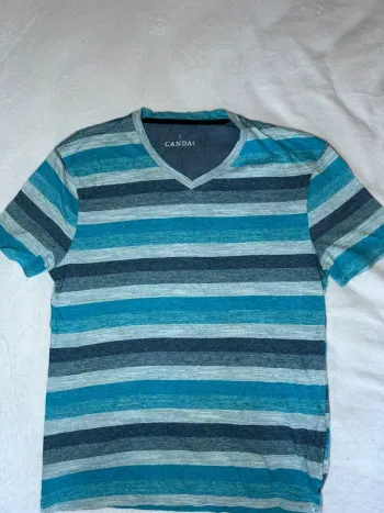 T-shirt Canada