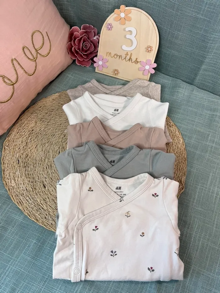 Lot de 5 bodies taille 2-4 mois 62 cm h&m - photo numéro 13