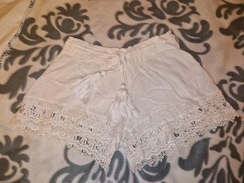 Short blanc dentelle