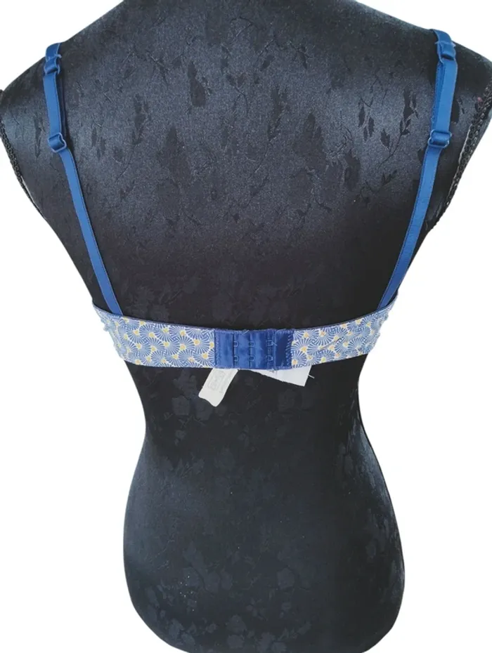Soutien-gorge - photo numéro 3