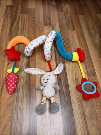 Spirale d'activité bébé avec mobiles