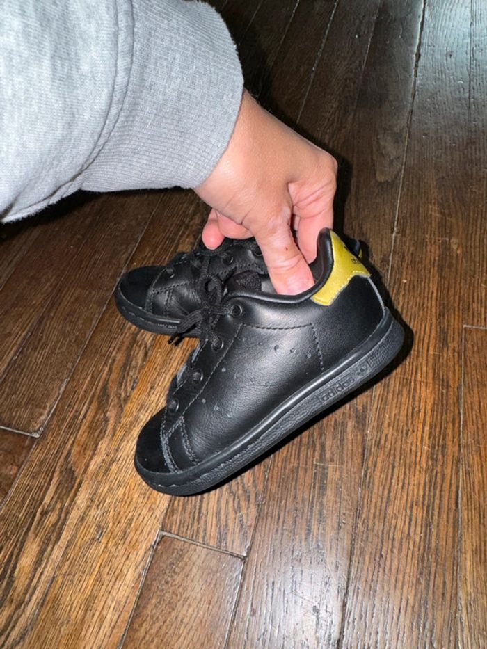 Baskets cuir Stan smith Taille 21 - photo numéro 3