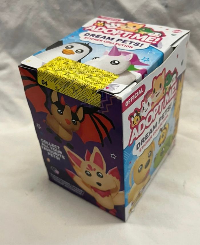 Box panini 36 sachet stickers ADOPT ME neuve scellée - photo numéro 2