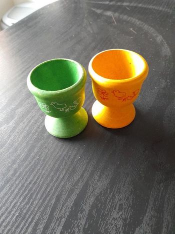 Lot de 2 coquetiers en bois