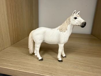 Jument mustang blanc exclusive Schleich