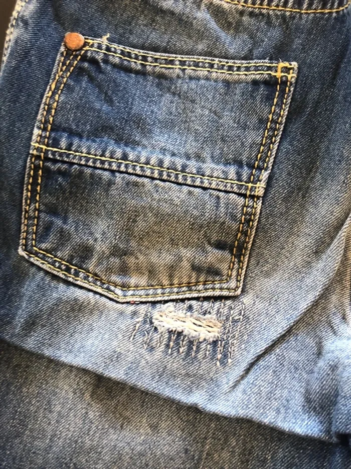 Jean avec plein de jolis détails - photo numéro 7