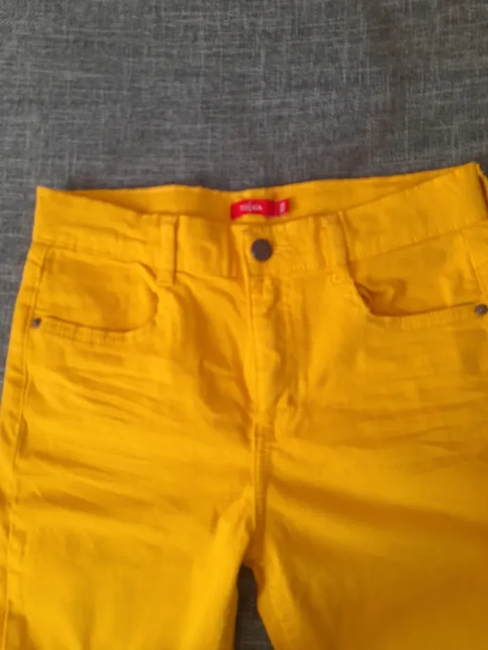Pantalon jaune - photo numéro 3