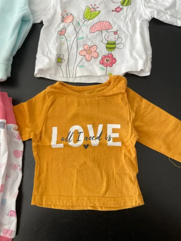 Lot de 3 teeshirt manches longues  + 2 pantalons fille 1 mois - photo numéro 4