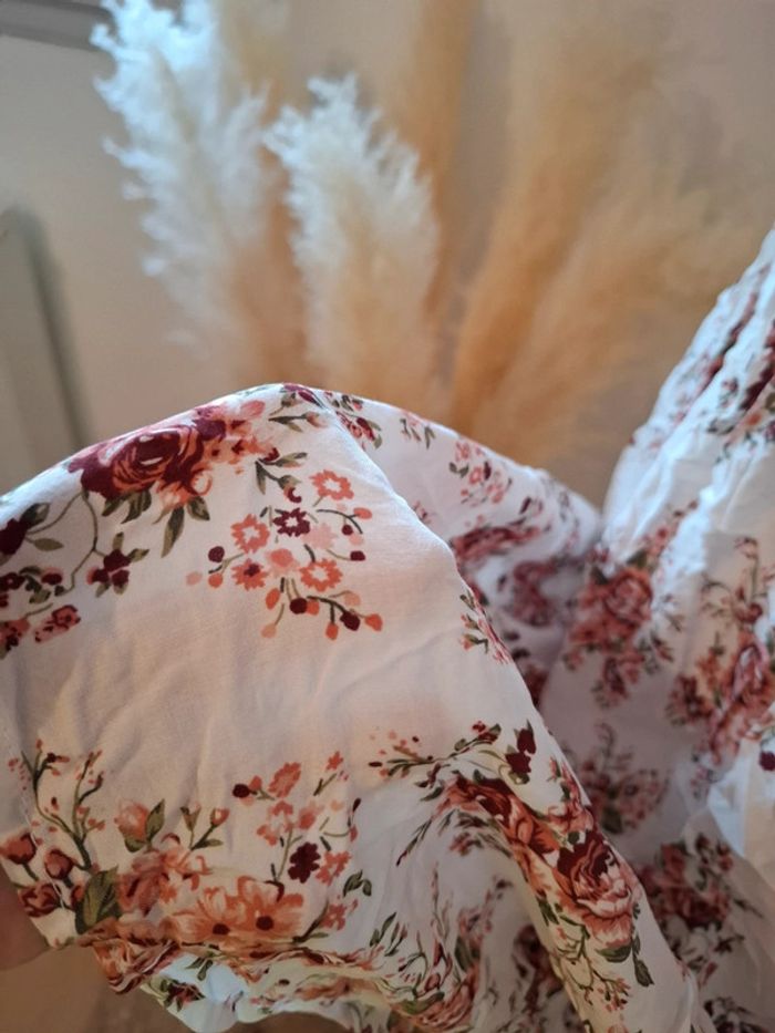 Robe blanche Fleurie extensible Colloseum taille S 36 - photo numéro 5