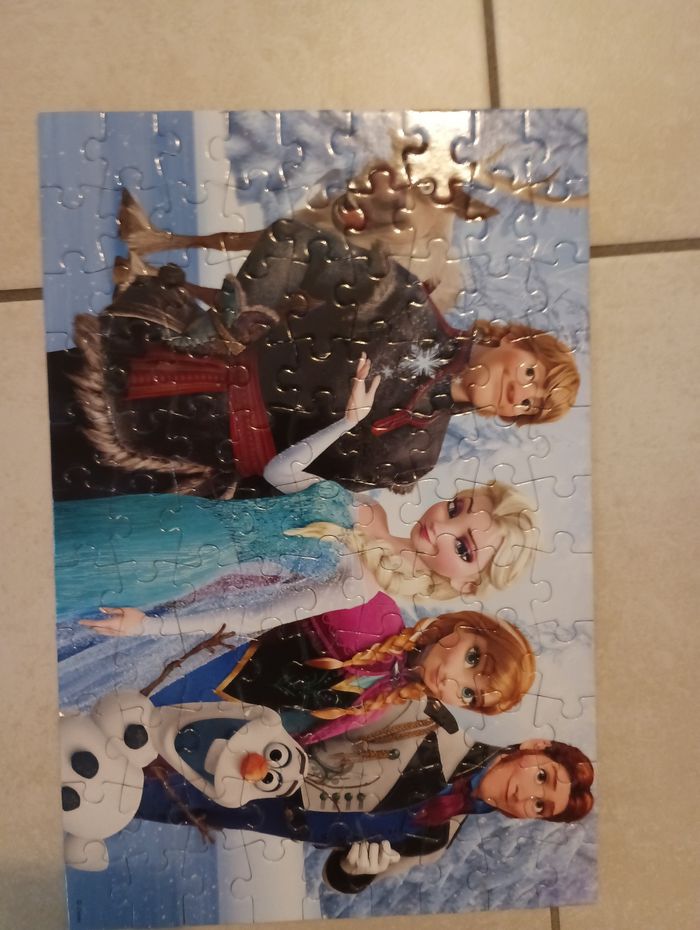 Puzzle 99 pièces la reine des neiges complet - photo numéro 2