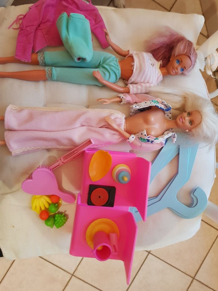 Lot de 2 barbies