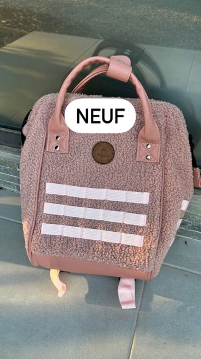 Sac à dos cabaïa rose NEUF