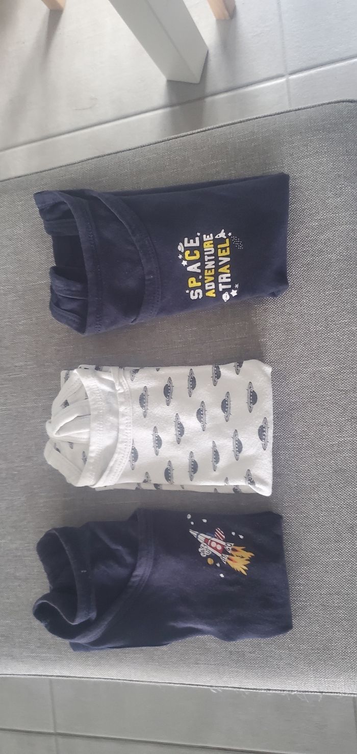 Lot de 3 maillots de corps/marcel taille 2/3 ans