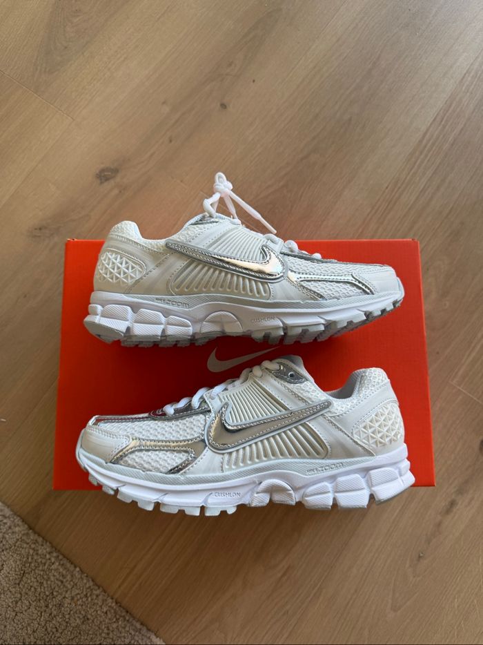 Nike Zoom vomero 5 taille 38.5 eur