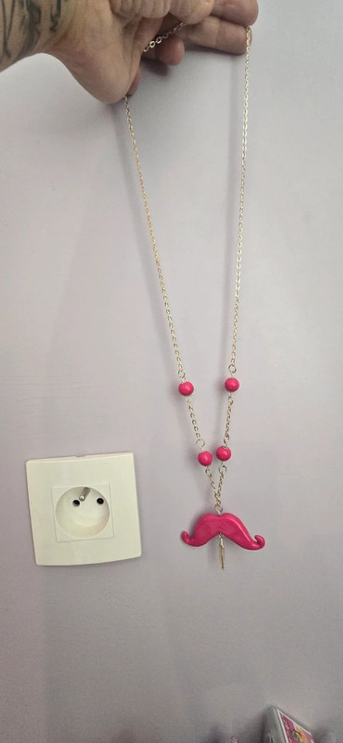 Collier sautoir moustache rose Fimo - photo numéro 5