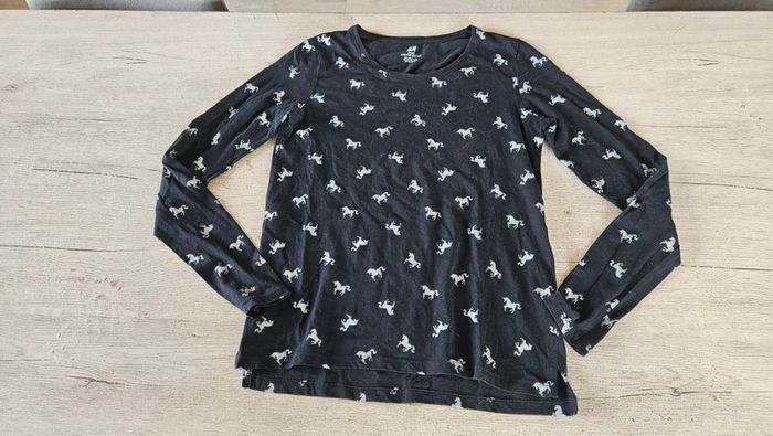 T shirt à manches longues noir avec des licornes brillantes, H&M, taille 14/16 ans, nickel - photo numéro 3