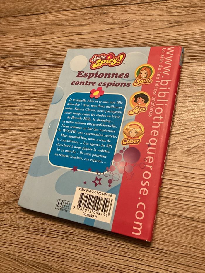 livre totally spies espionnes contre espions - photo numéro 2