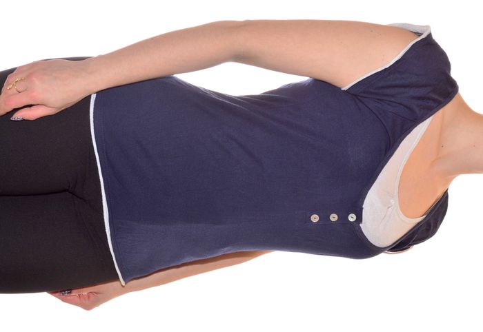 tshirt bleu marine doublé d'un débardeur blanc taille M col rond - photo numéro 3