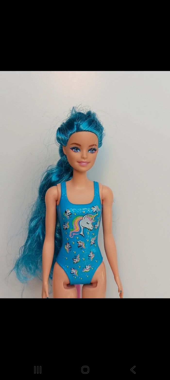 Poupée mattel barbie Color Reveal série 7 cheveux bleu hcc72
Poupée et ensemble compris - photo numéro 2