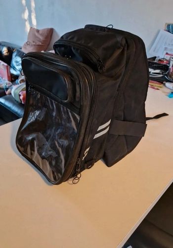 Sac moto à aimant