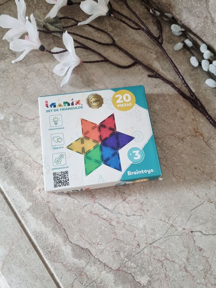Set de triangles magnétiques