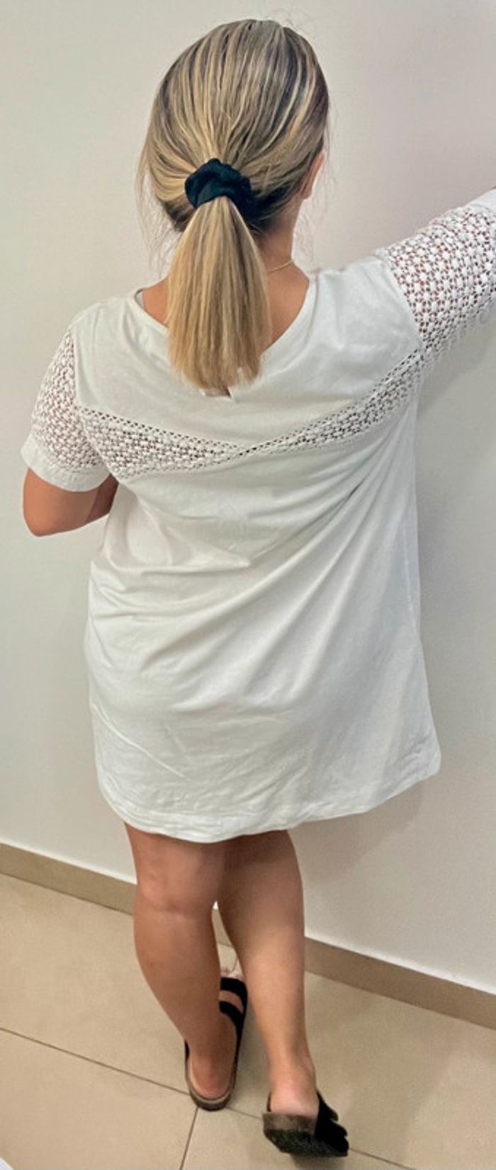 Robe Courte Droite Avec Broderie Taille L - photo numéro 6