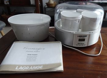 Fromagère LAGRANGE pour fromages blancs et faisselles