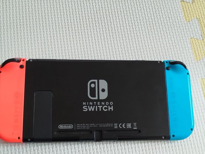 Console Nintendo Switch - photo numéro 4
