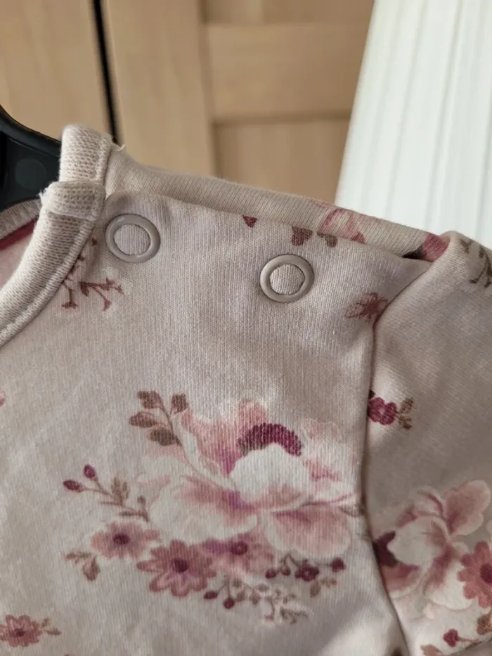 Pull C&A fille 12-18 mois - photo numéro 3