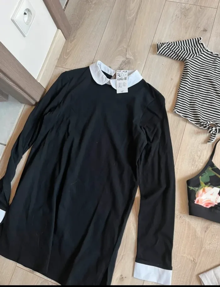 Lot vêtements femme XS - 13 pièces - Nike, Adidas, robe neuve, crop tops - photo numéro 3