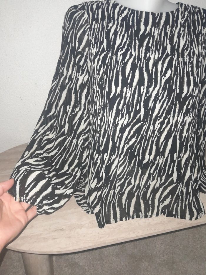 Blouse manches longues transparente💫zébré noire doré 💫Beaucoup store 💫Taille 38-M - photo numéro 2