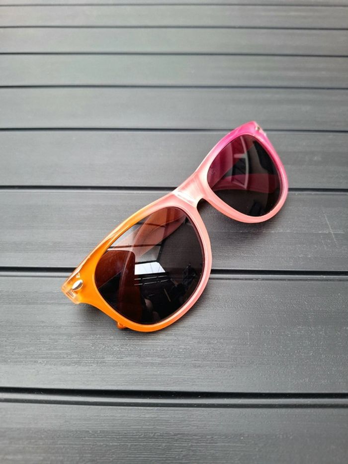 Paire de lunette de soleil - enfant - photo numéro 2