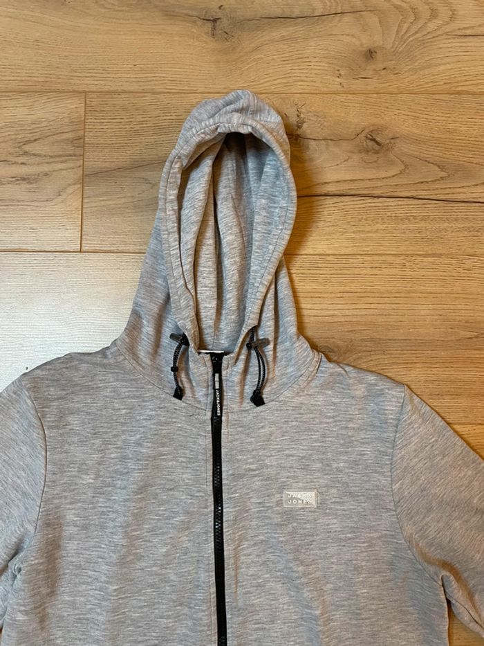 Gilet gris - photo numéro 4