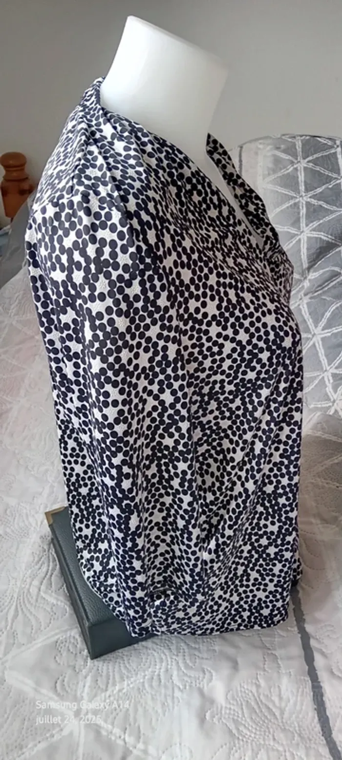 Blouse fluide manches 3/4 col V motif pois et fleurs en relief noir et blanc femme L cache cache - photo numéro 6