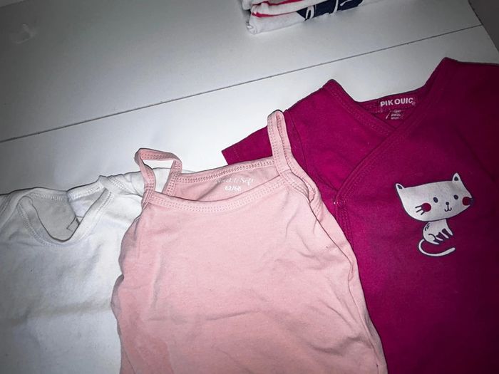 Lot 3 bodies 6 mois - photo numéro 3