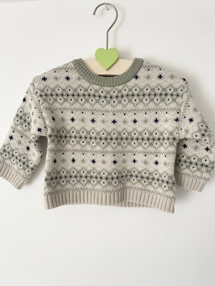 Magnifique pull jacquard tons verts pour bébé quasi neuf boutchou taille 6 mois de chez Monoprix