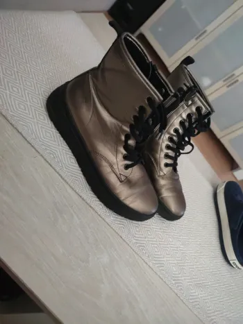 Chaussures montantes noires et doré Geox 37